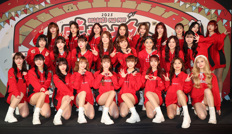 味全龍感謝祭　小龍女亮相簽名會（1） (圖)