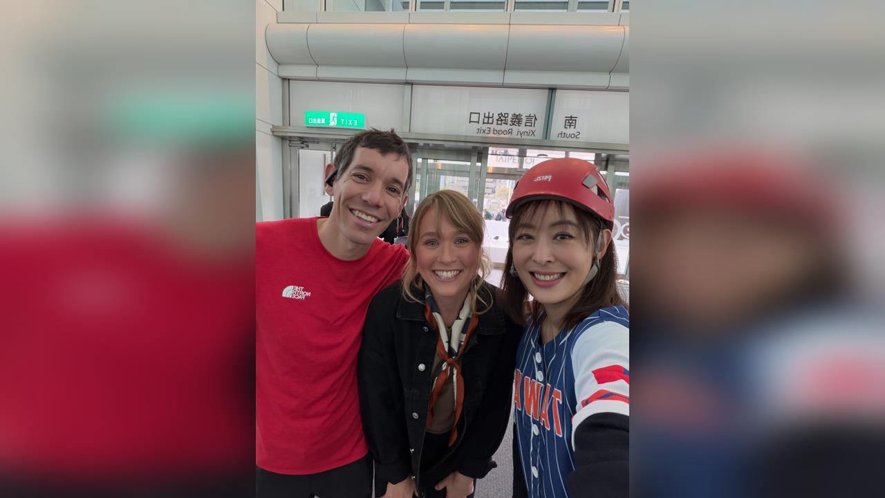 霍諾德成功登頂101賈永婕超嗨！笑說沒有要選舉　呼籲民眾「不要硬上」