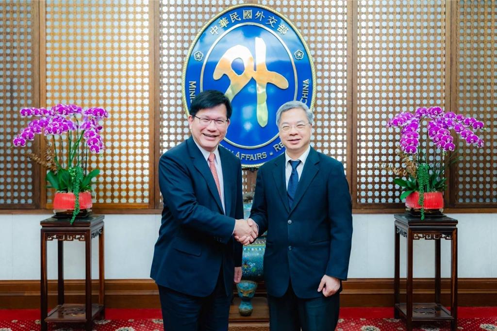 外交經濟雙部長會議 林佳龍：科技全球布局「加強美國」 設海外園區