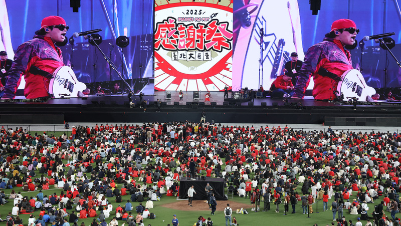 味全龍感謝祭　怕胖團獻唱 (圖)