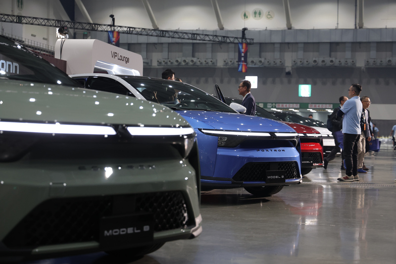 2025鴻海科技日 各色Model ...