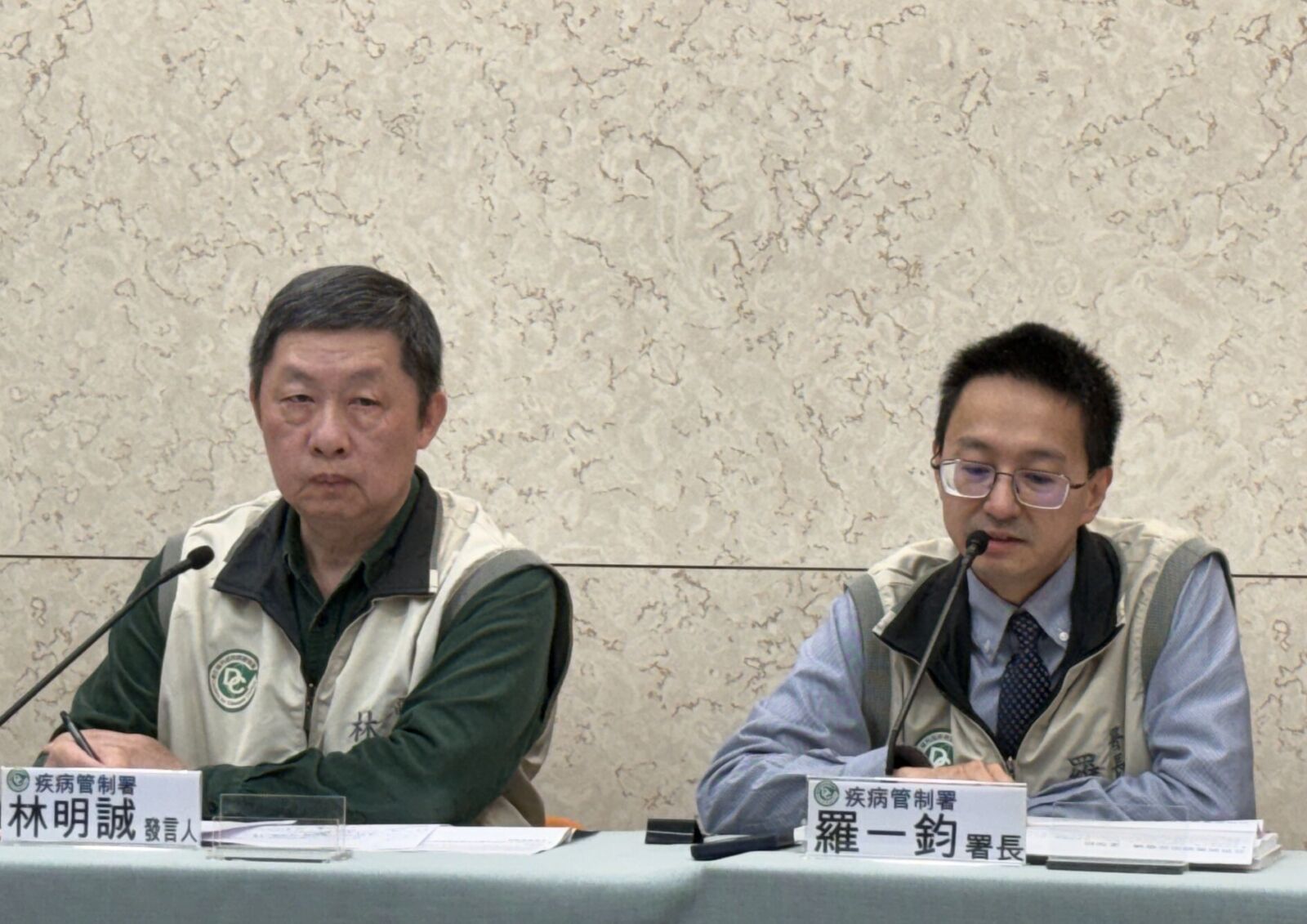 羅一鈞出面喊「立百病毒R0值低」難流...