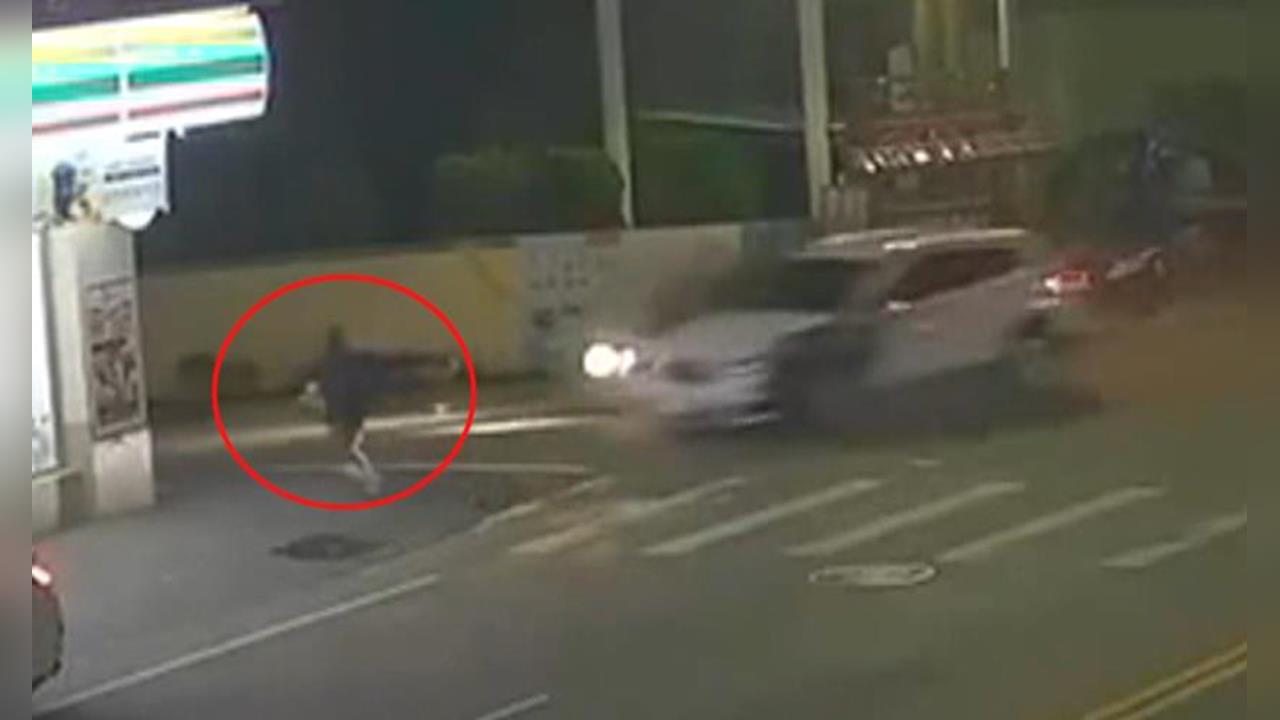 彰化重大車禍! 超車失當連撞4車 肇事車再撞飛路人