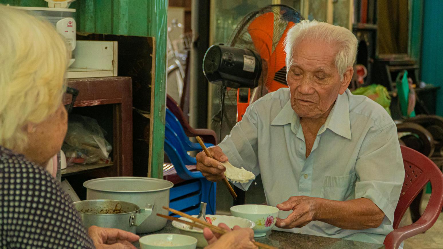 7成長者因牙口問題限制飲食！國健署推質地調整飲食解困