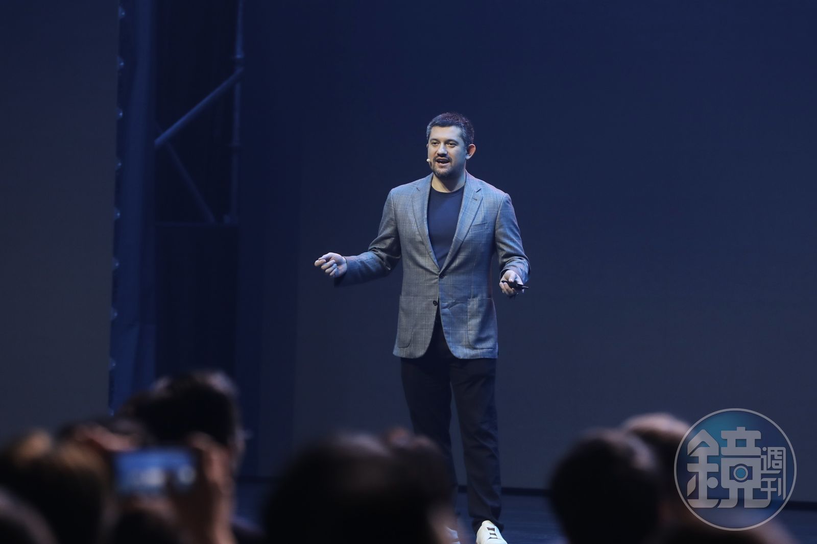 鴻海科技日／輝二代站台讚鴻海挑戰「最...