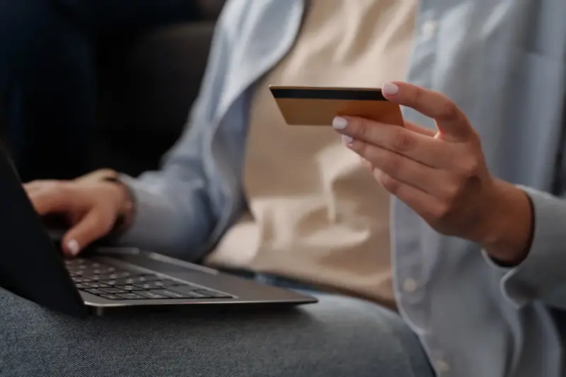 出國刷卡小心　選錯一鍵多付3%還沒回...