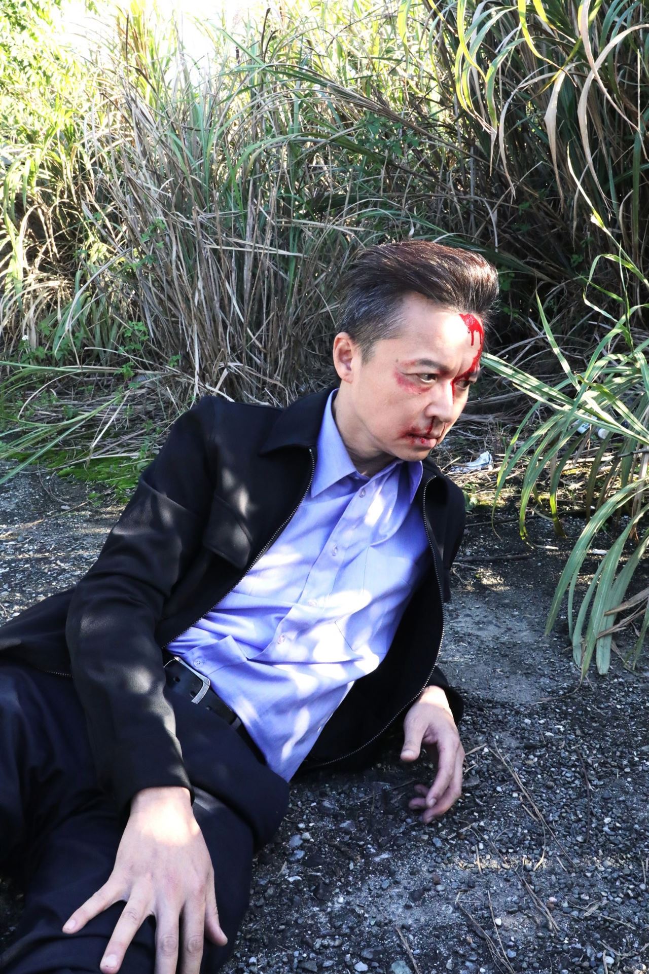 台八男星「慘遭石擊」大飆戲！傷口引來蒼蠅啃食　她身心俱疲哭到淚崩