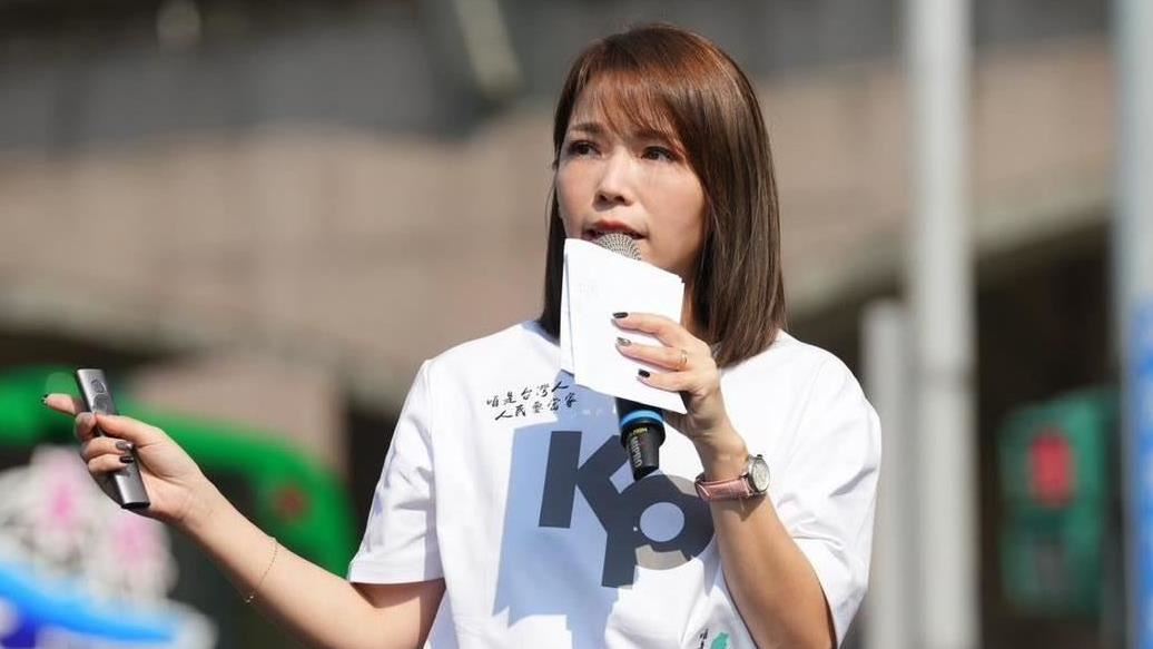 告贏陳智菡！林智堅現身笑了　楊玲宜秀5人「背影合照」：無愧我心