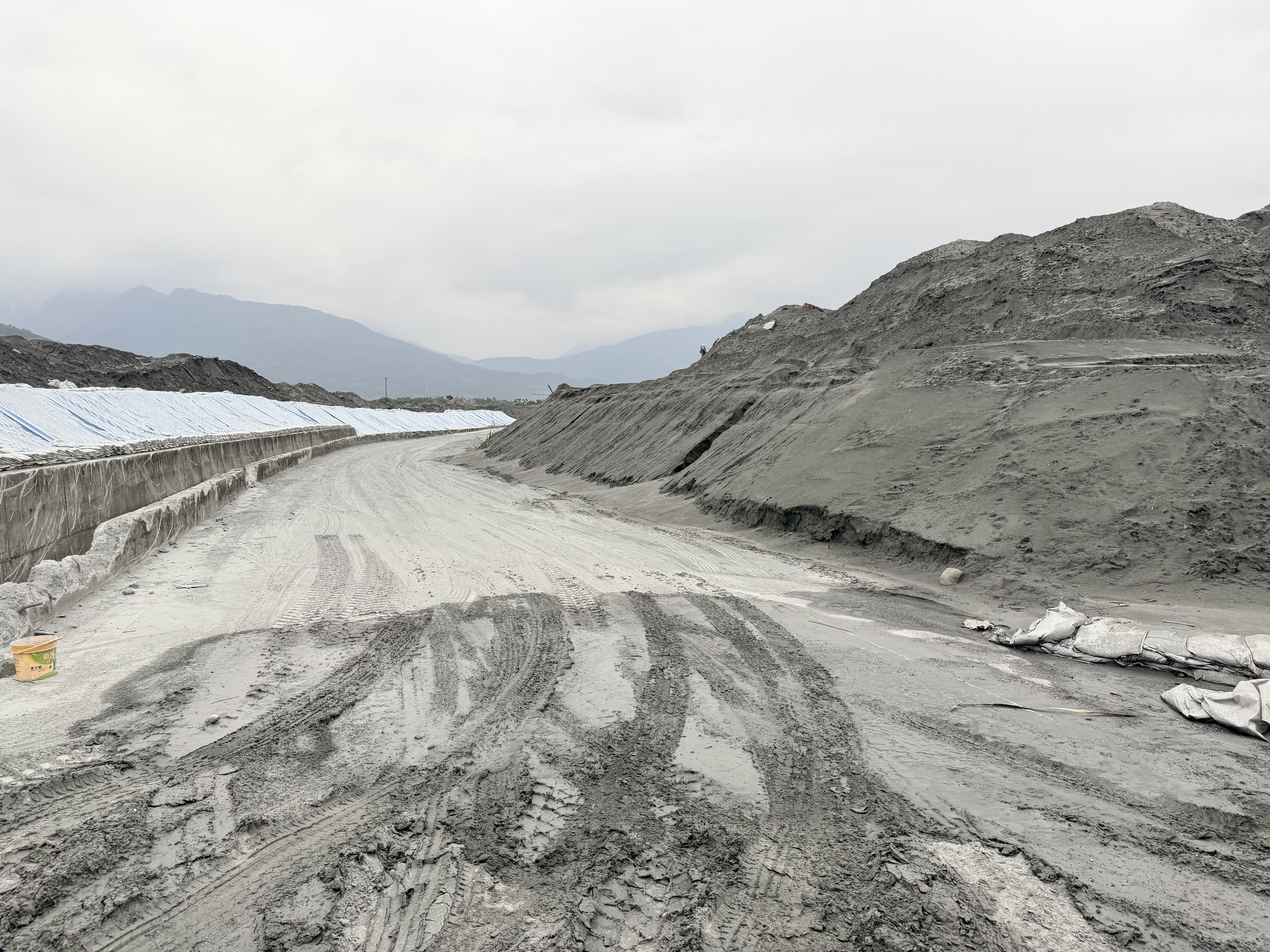 觀察站／查中央靜悄悄 甩鍋地方埋真相...