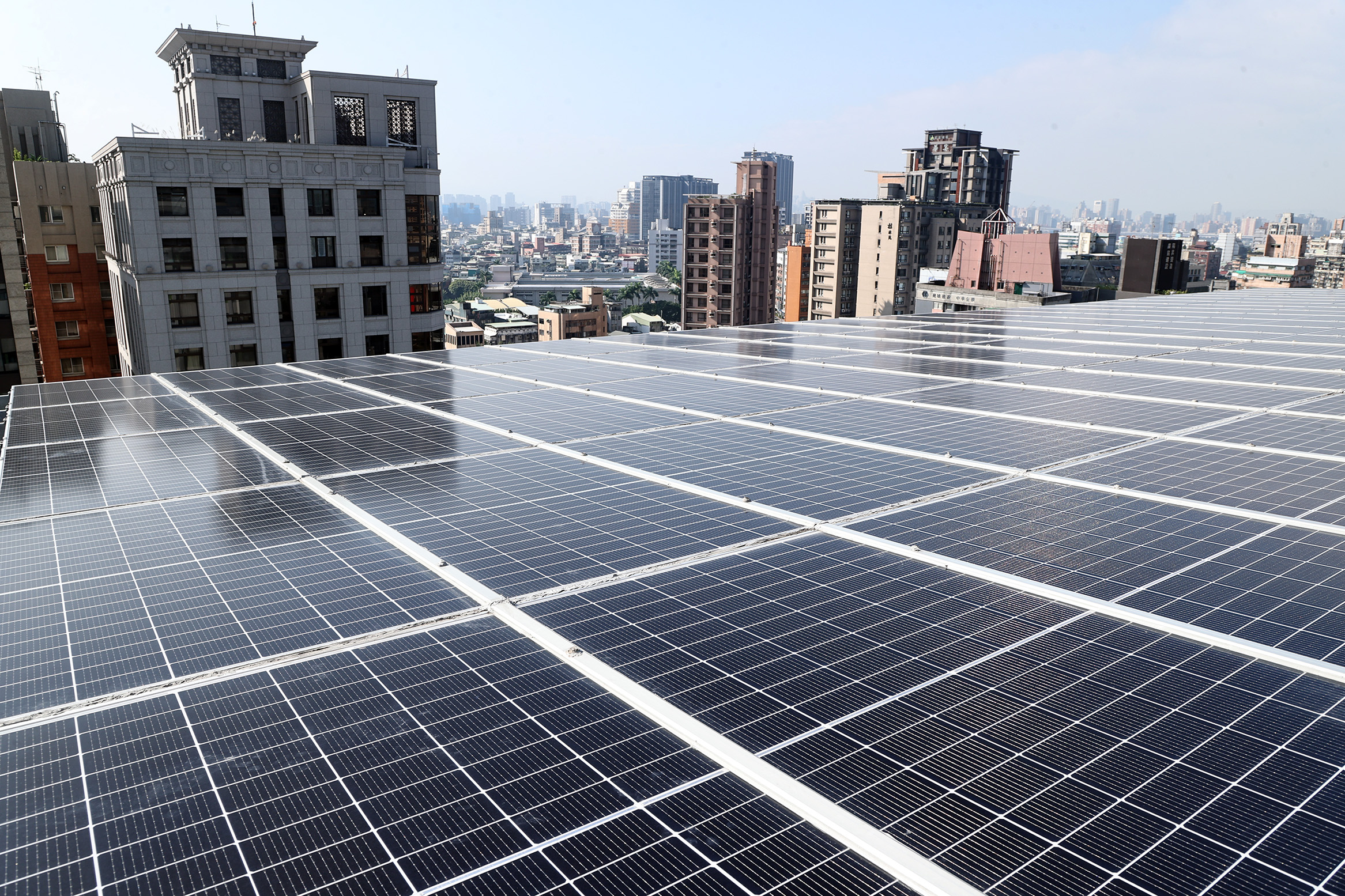 老宅鼓勵增設屋頂型、立面型光電 政院...