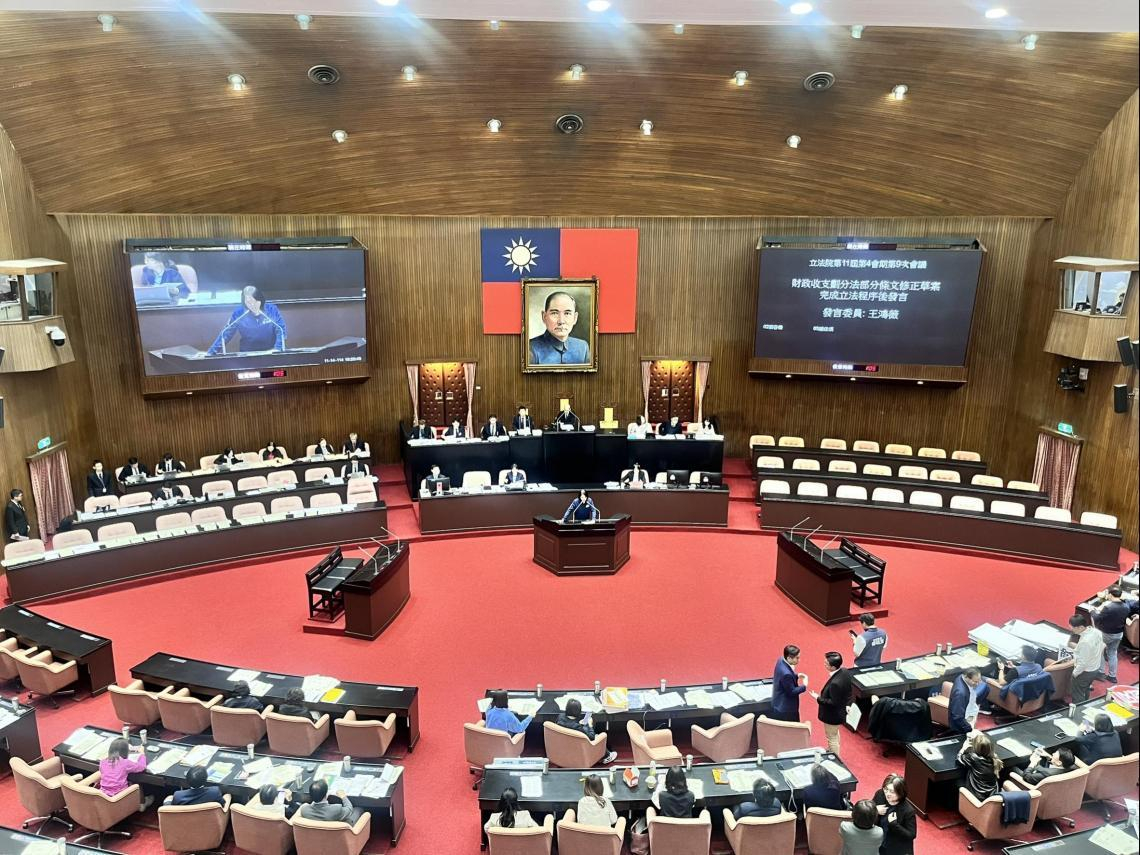 總預算卡關仍未付委，是要「欠過年」？...