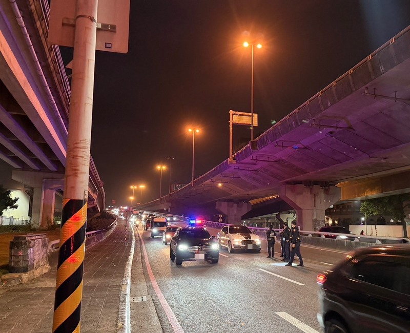 車輛拒檢逃逸涉倒車衝撞　高市警追緝中...