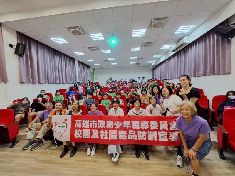 高市培力志工劇團校園走透透